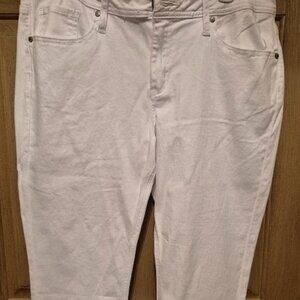 Size 14 Hydraulic White Capri Pants